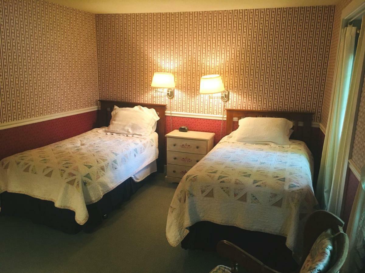 Carriage Barn Inn Keene Ngoại thất bức ảnh